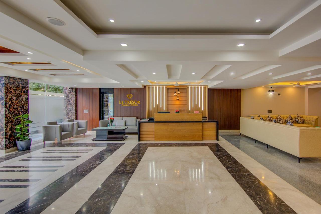 Hotel Le Tresor Neu-Delhi Exterior foto