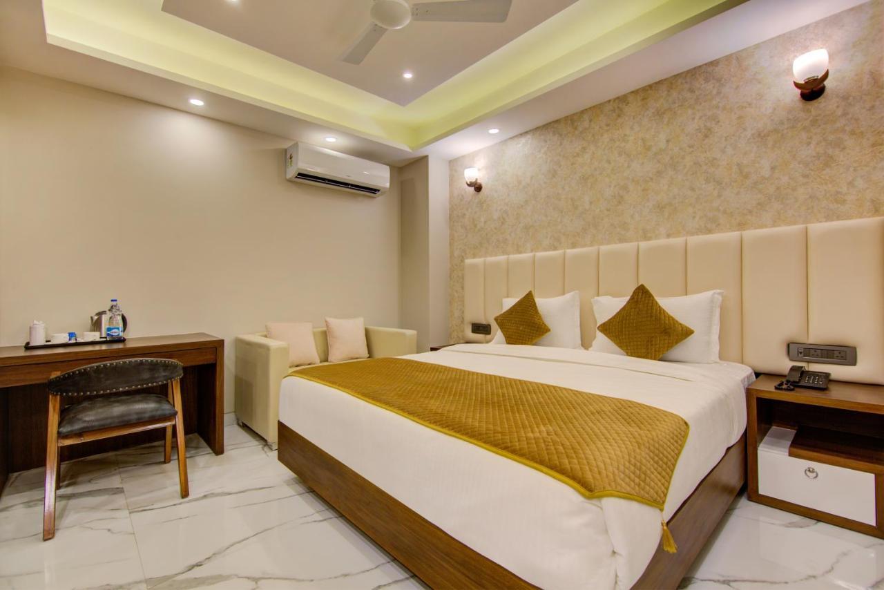 Hotel Le Tresor Neu-Delhi Exterior foto